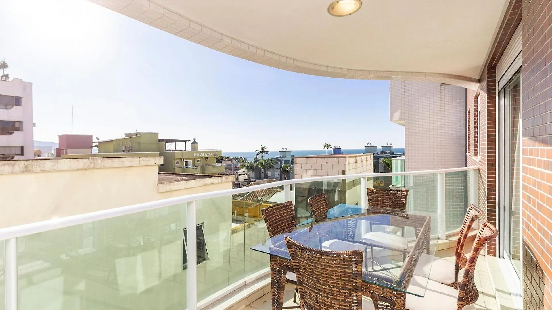 Boulevard Bombinhas: Beachfront Luxury Condo with Pool & 24/7 Security