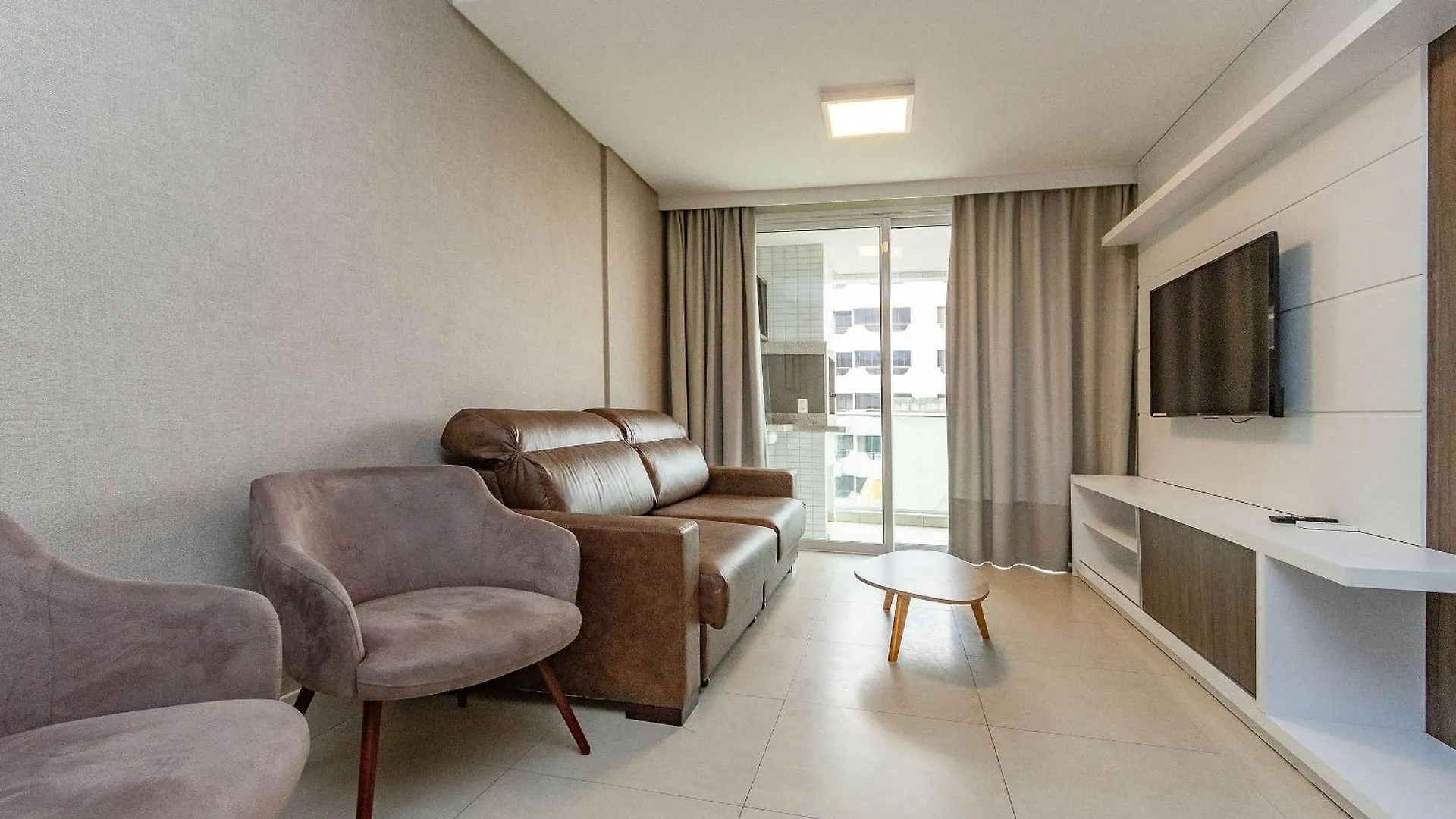 Boulevard Bombinhas: Beachfront Luxury Condo with Pool & 24/7 Security 0*, Bombinhas Brazil
