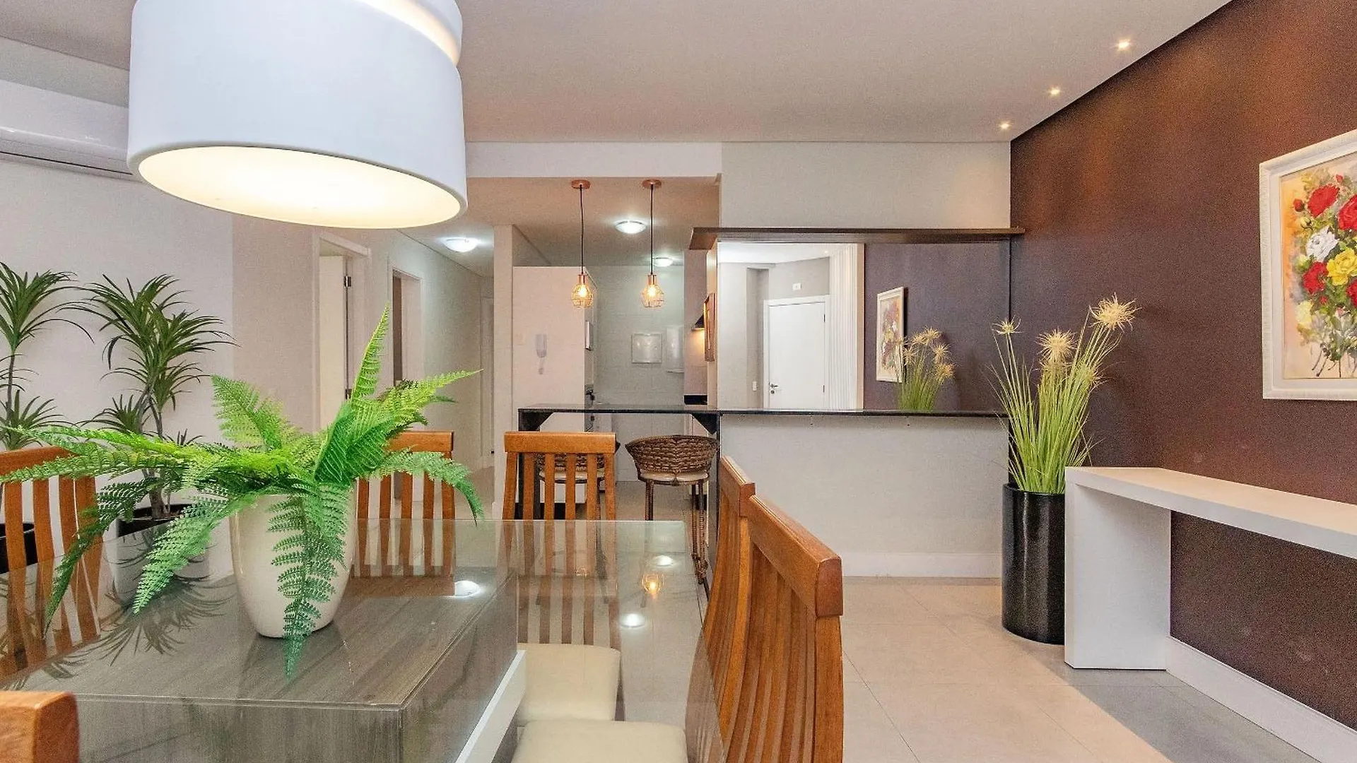 Boulevard Bombinhas: Beachfront Luxury Condo with Pool & 24/7 Security Apartment Bombinhas