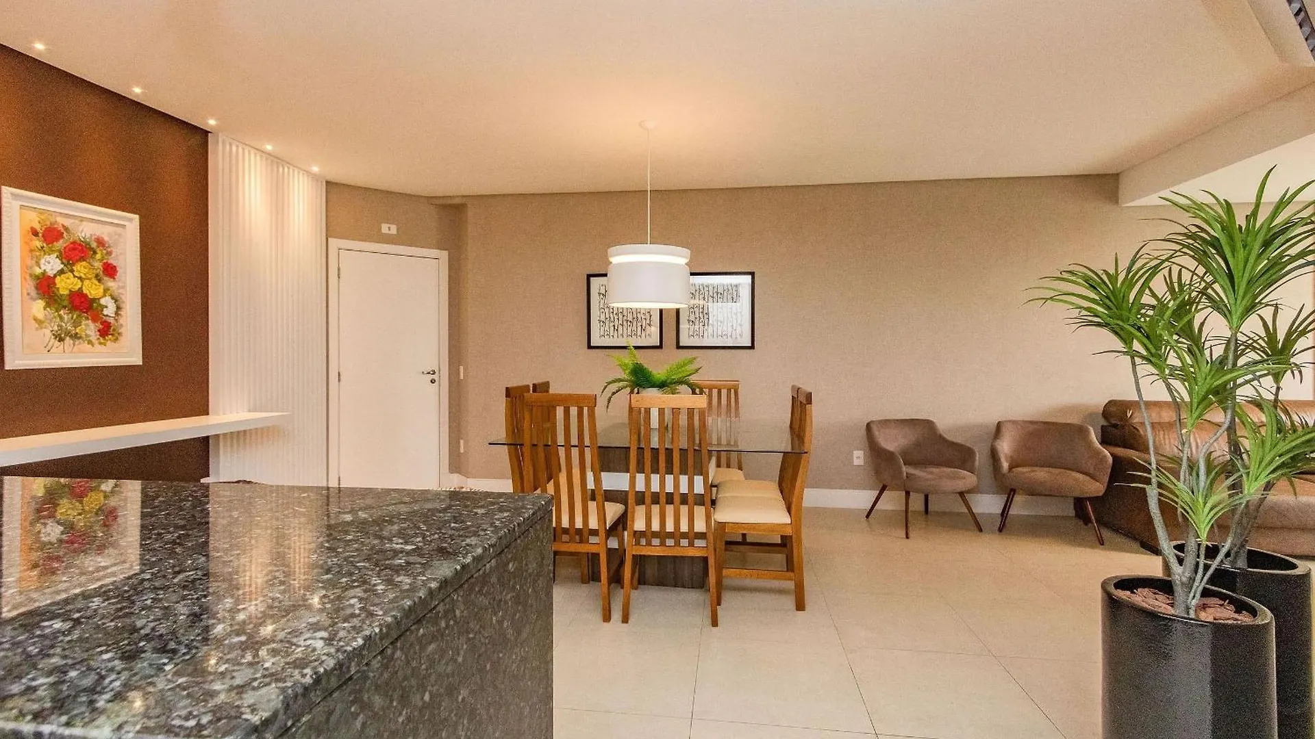 Apartment Boulevard Bombinhas: Beachfront Luxury Condo with Pool & 24/7 Security Brazil