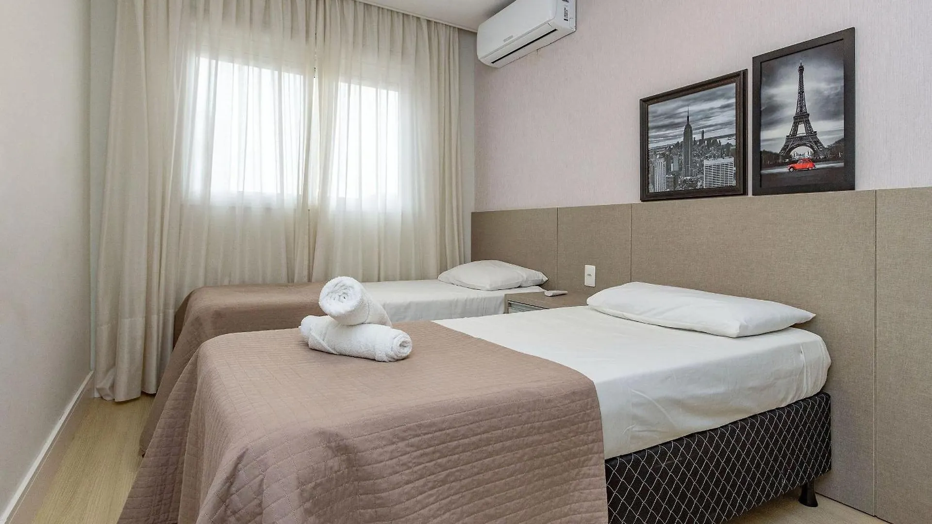 Apartment Boulevard Bombinhas: Beachfront Luxury Condo with Pool & 24/7 Security