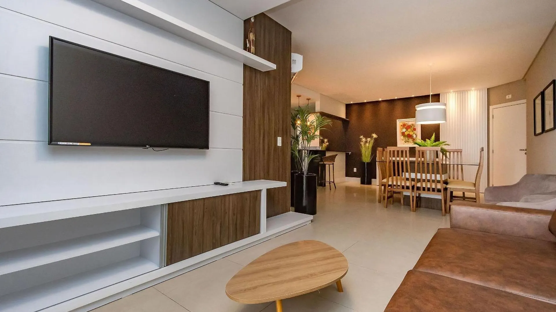 Boulevard Bombinhas: Beachfront Luxury Condo with Pool & 24/7 Security 0*, Bombinhas Brazil